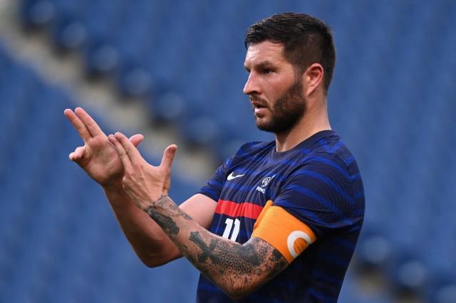 半岛·BOB官方网站-【奥运男足】吉尼亚克戴帽 法国4比3神奇逆转南非