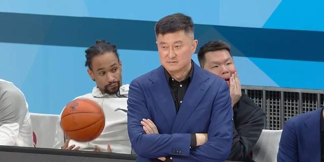 半岛·综合体育官网入口-该醒醒了！广东杜锋一战引众怒，3大失误太致命，用人一塌糊涂