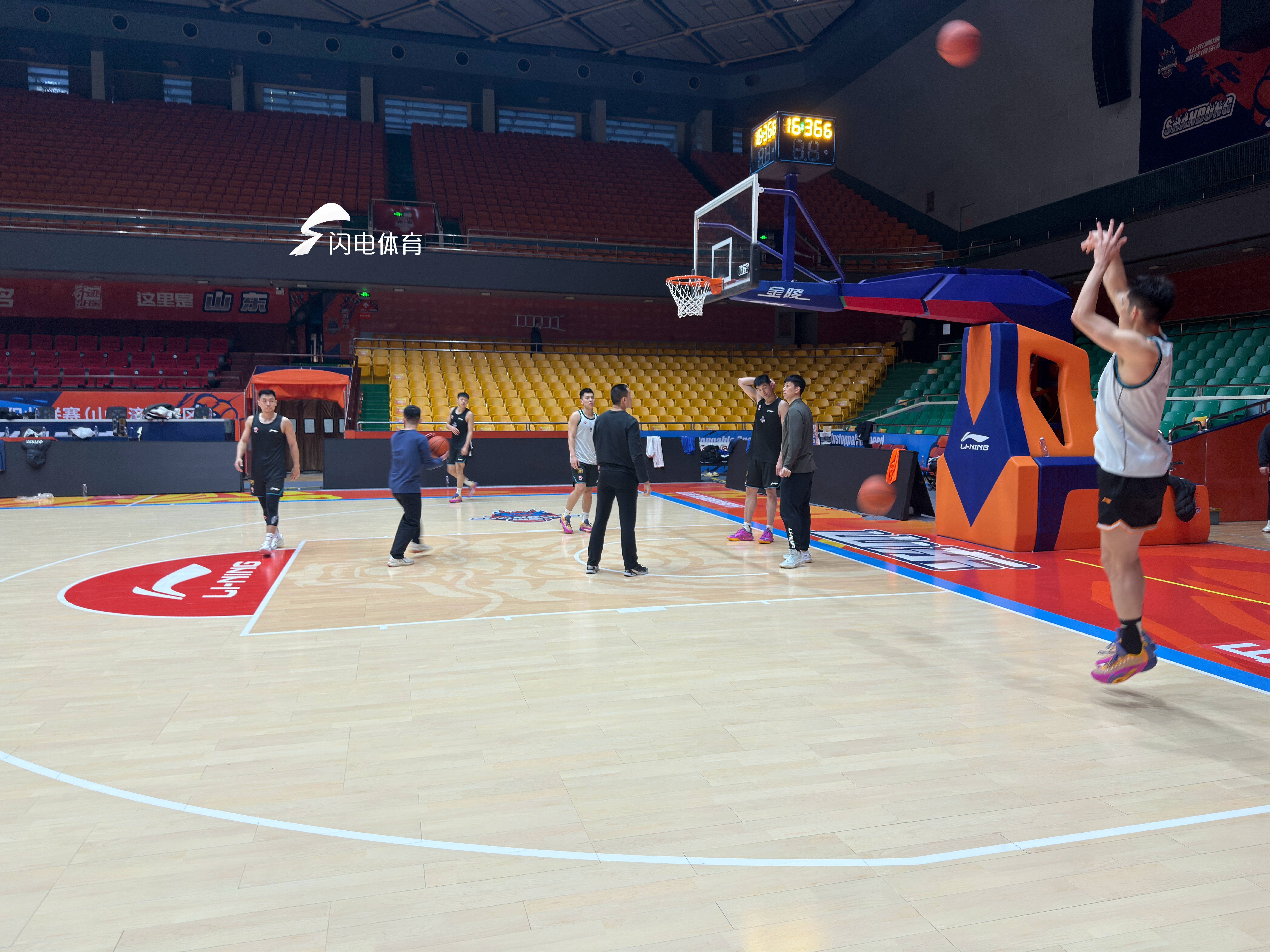 半岛·BOB官方网站-山东高速男篮积极备战 第二阶段首战对阵江苏