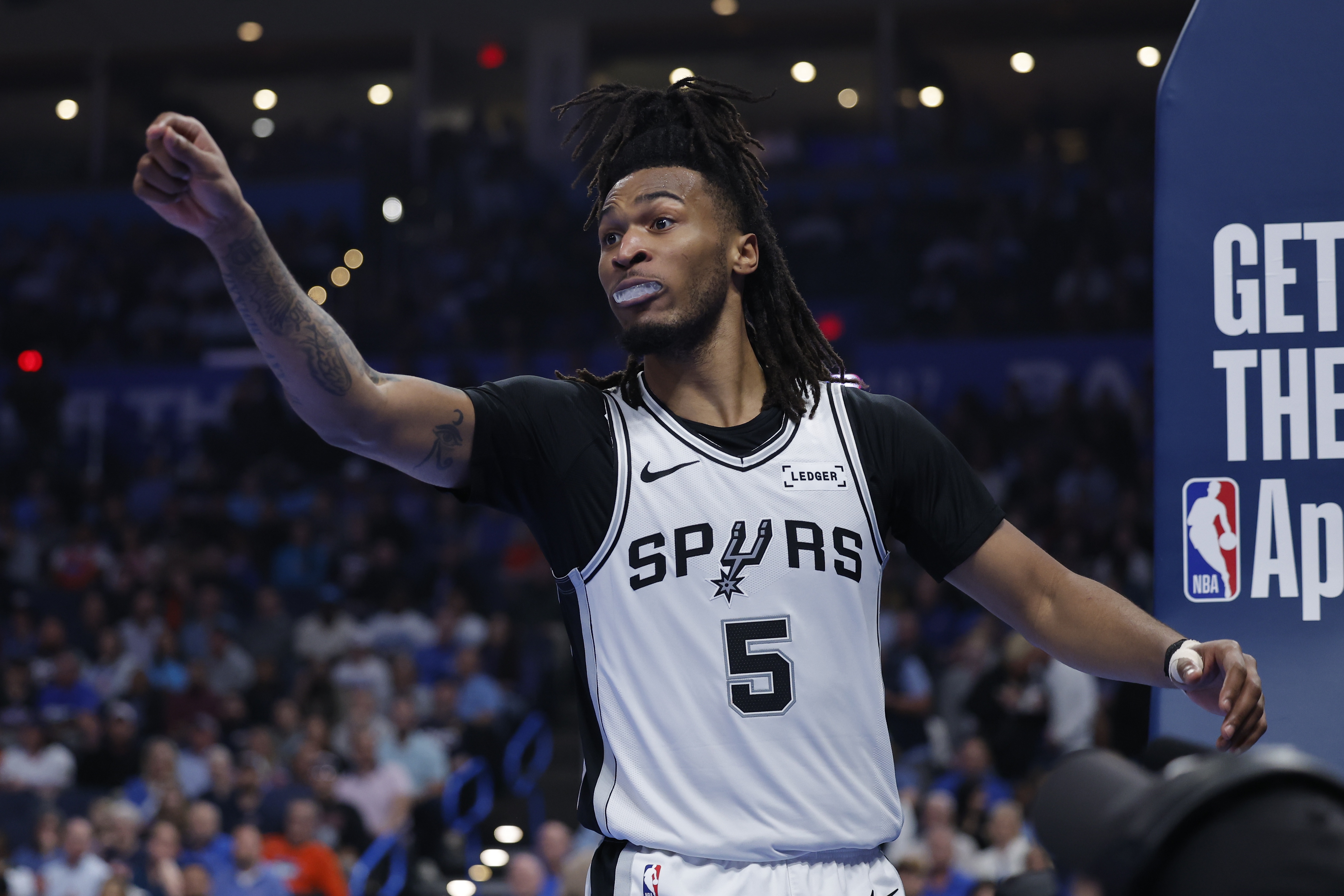 半岛体育-今日马刺对阵热火 瓦塞尔出战成疑 卡斯尔&amp;鲍威尔&amp;维金斯可出战